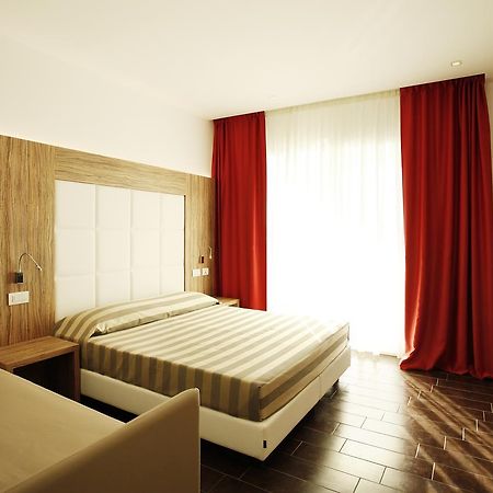 Hotel Fantasy Riccione Extérieur photo