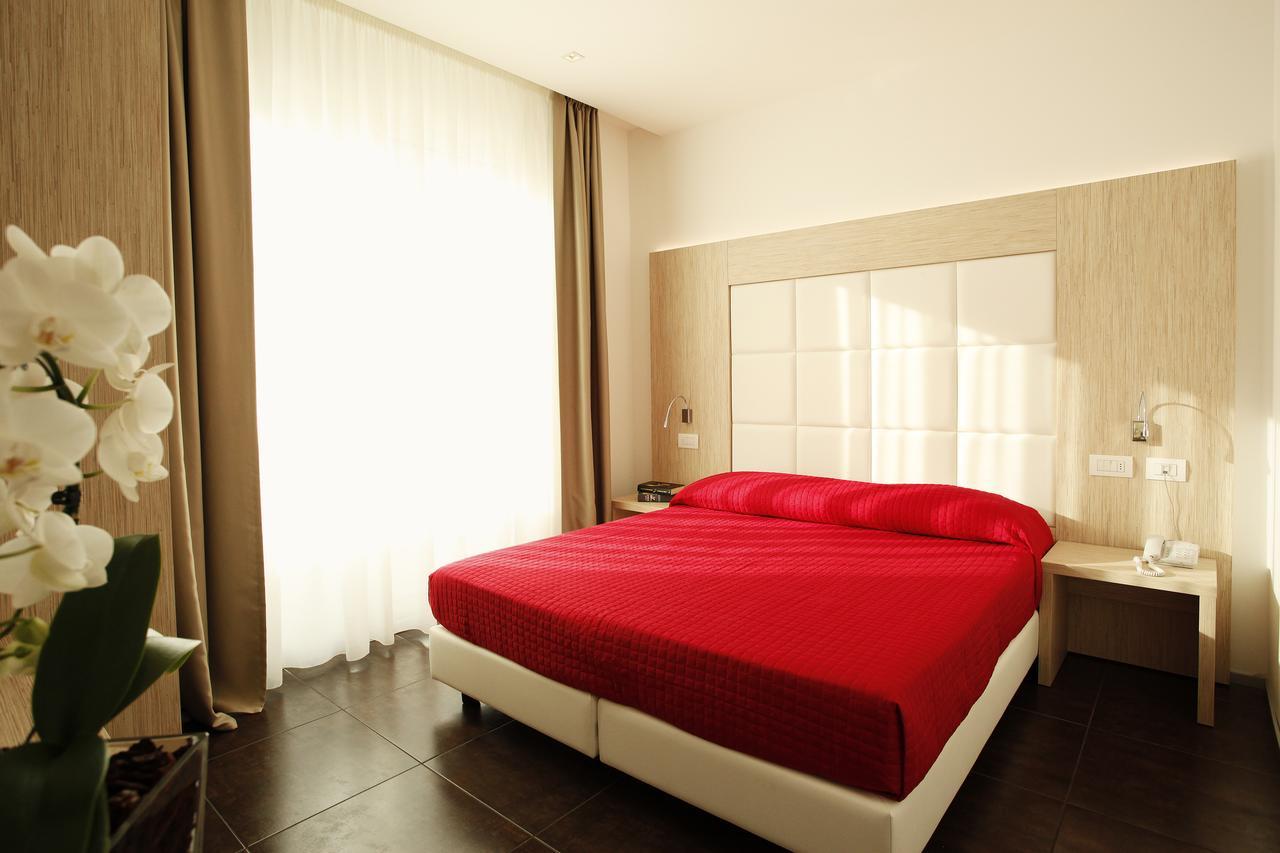 Hotel Fantasy Riccione Extérieur photo